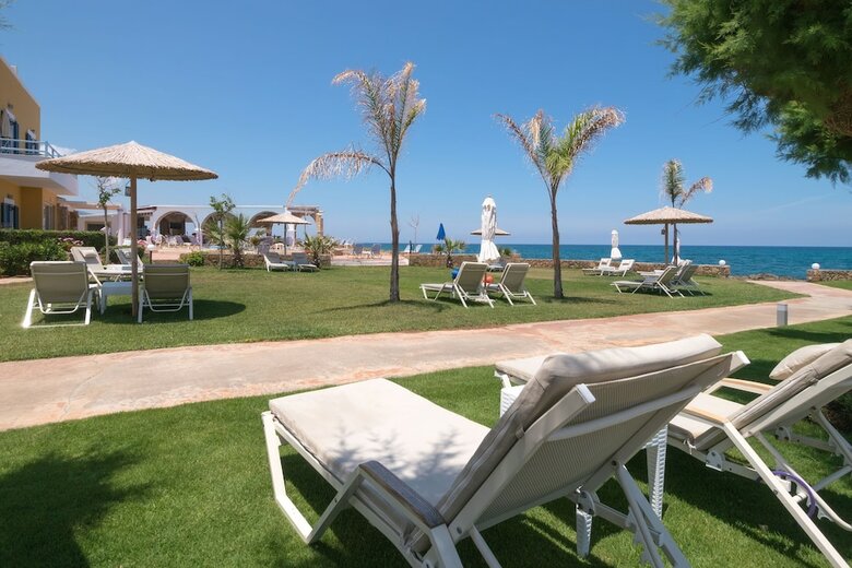 Pyrgos Beach Hotel Apartments