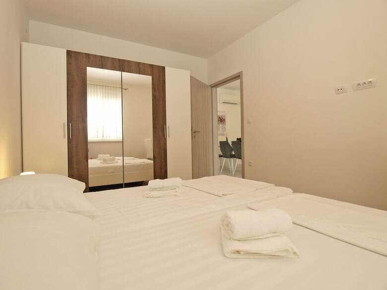 Apartment 1670