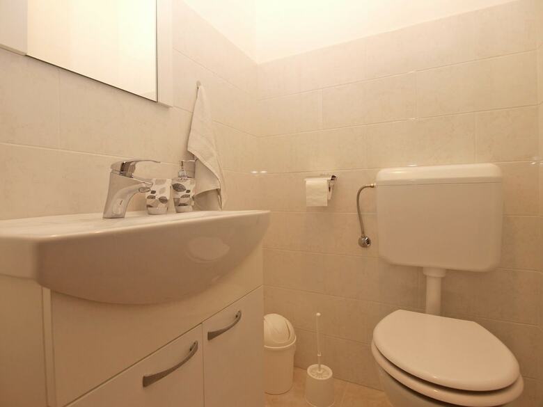 Apartment 1670