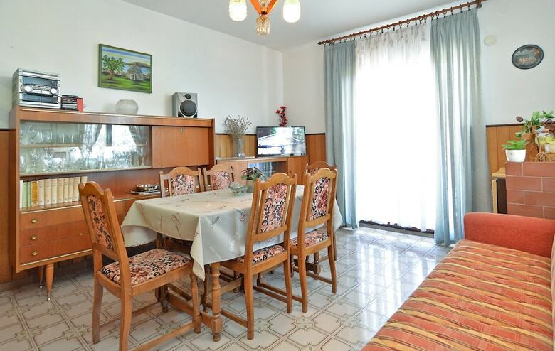 Apartment 1684
