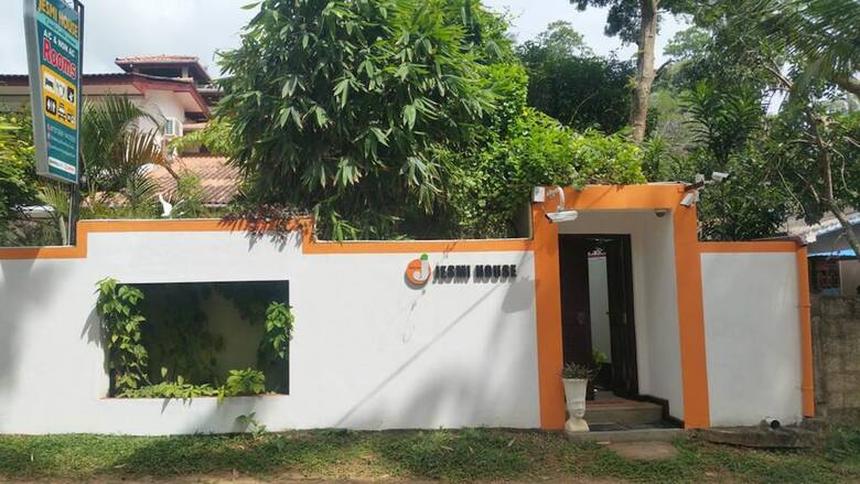 Hotel Yoho Jesmi House