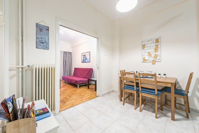 Cozy 2 Bedroom Apartment