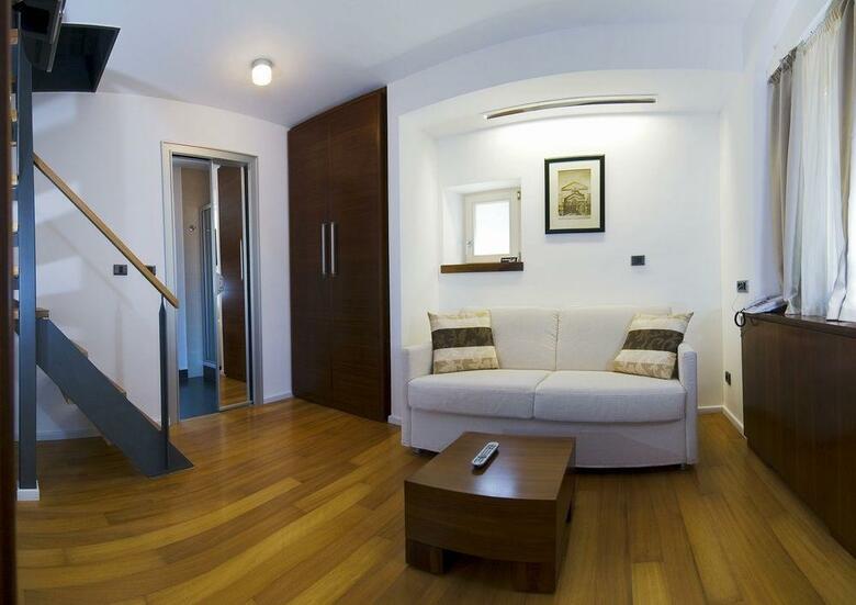 Hotel Vestibul Palace