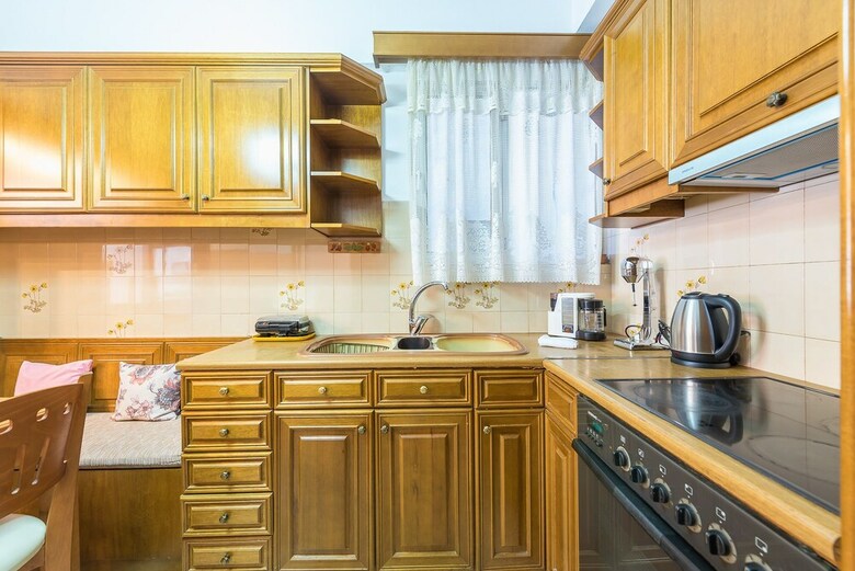 Vintage Acropolis Apartment