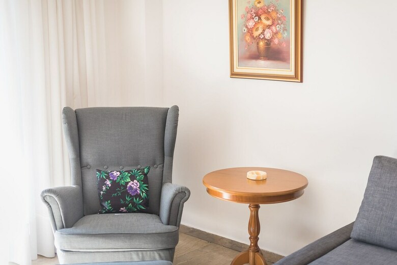 Vintage Acropolis Apartment