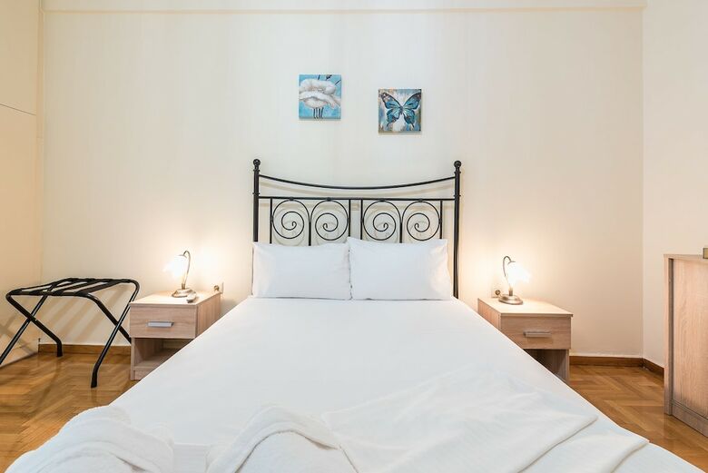 Apartamentos Elegant Home In Quiet Street