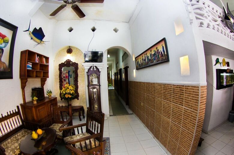Hostal Marlin Hostel