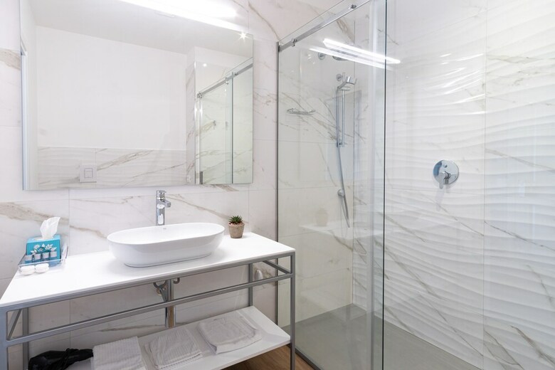 Hotel Mercury Rooms