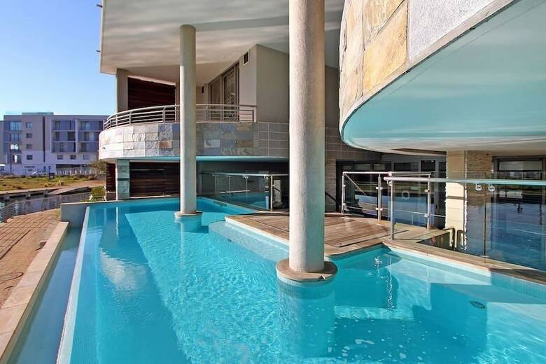 Aparthotel V&a Waterfront Collection - Whosting