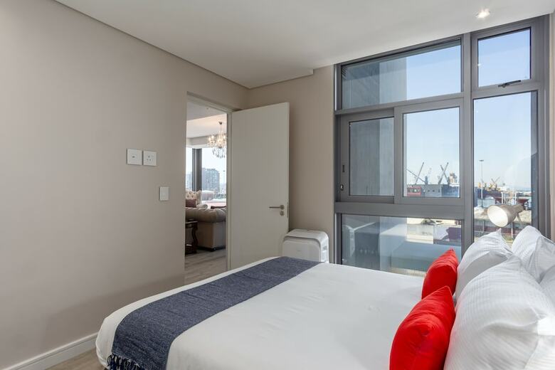 Aparthotel V&a Waterfront Collection - Whosting