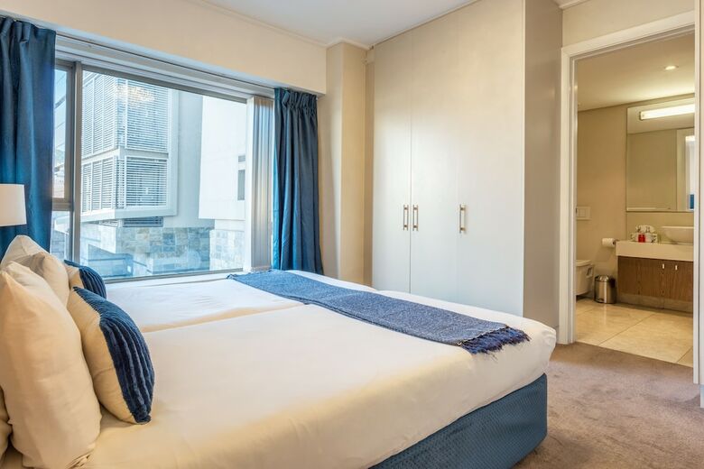 Aparthotel V&a Waterfront Collection - Whosting