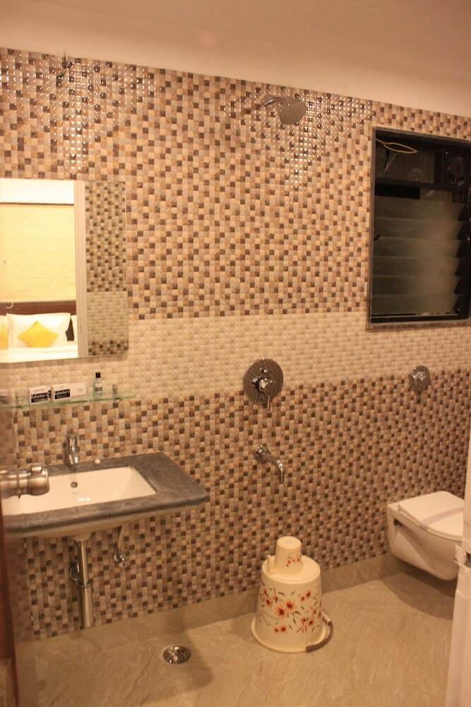 Jk Rooms 103 Loharkars Hotel