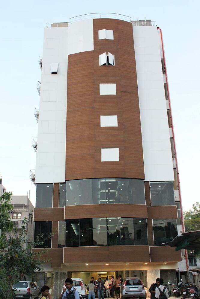 Jk Rooms 103 Loharkars Hotel