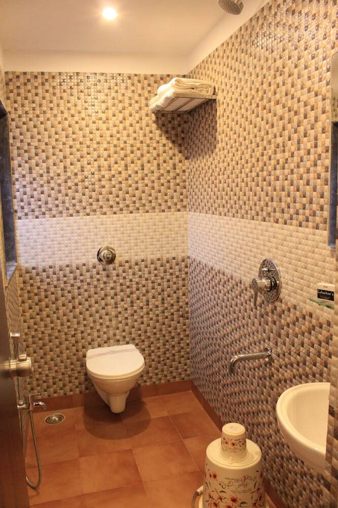 Jk Rooms 103 Loharkars Hotel