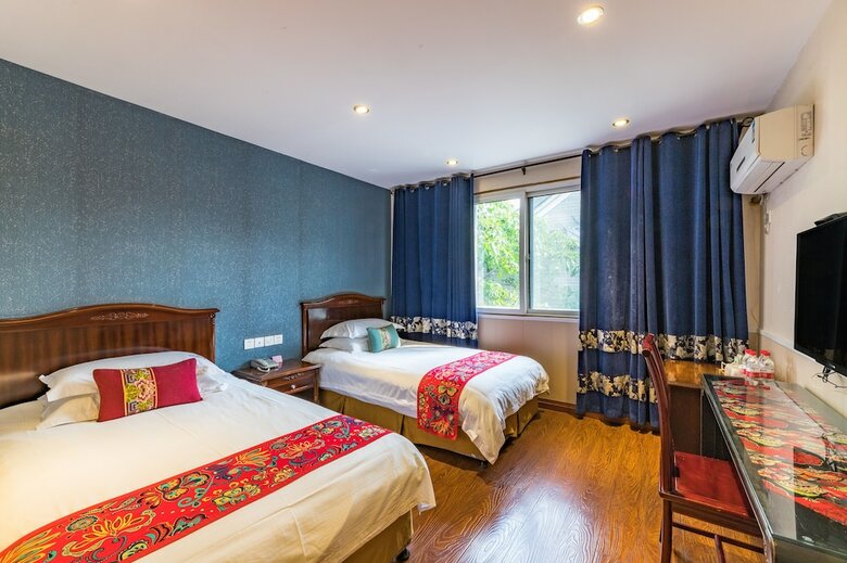 Chengdu Wenjun Courtyard Hotel