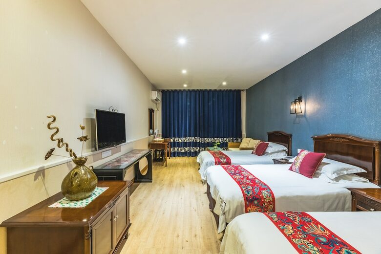 Chengdu Wenjun Courtyard Hotel