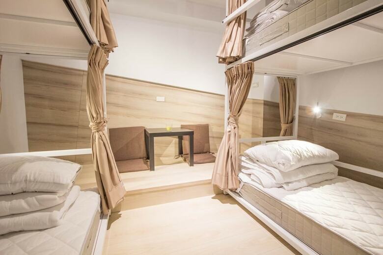 Hostal Light Inn - Hostel