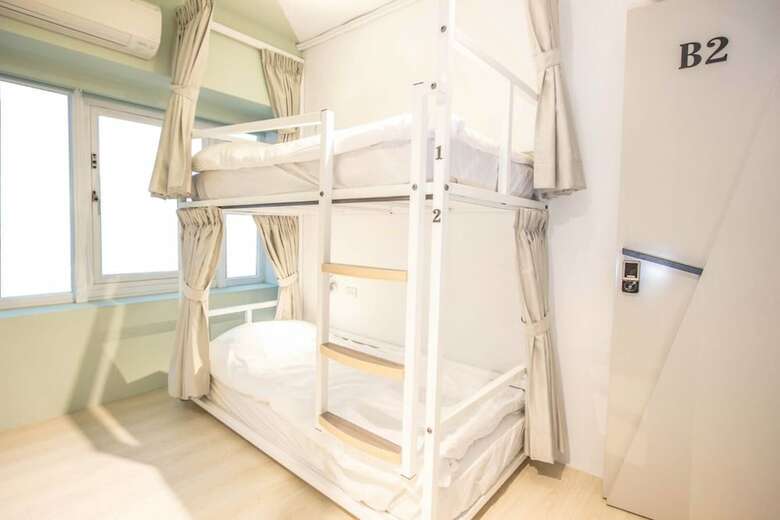 Hostal Light Inn - Hostel