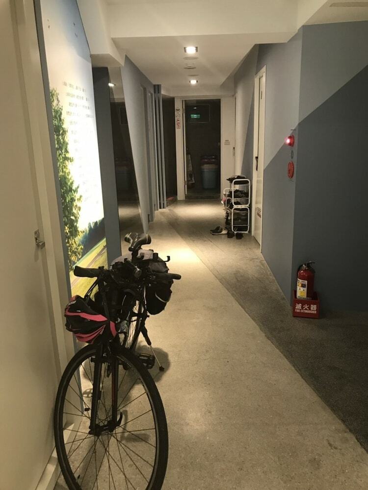 Hostal Light Inn - Hostel