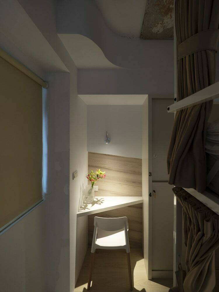 Hostal Light Inn - Hostel
