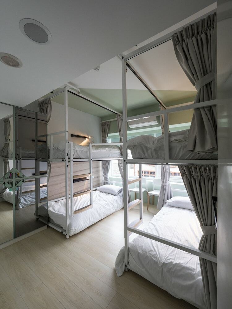 Hostal Light Inn - Hostel