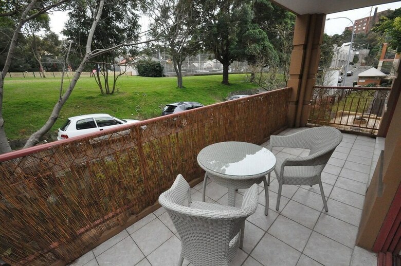 Bal 12 Foy Furnished Apartment
