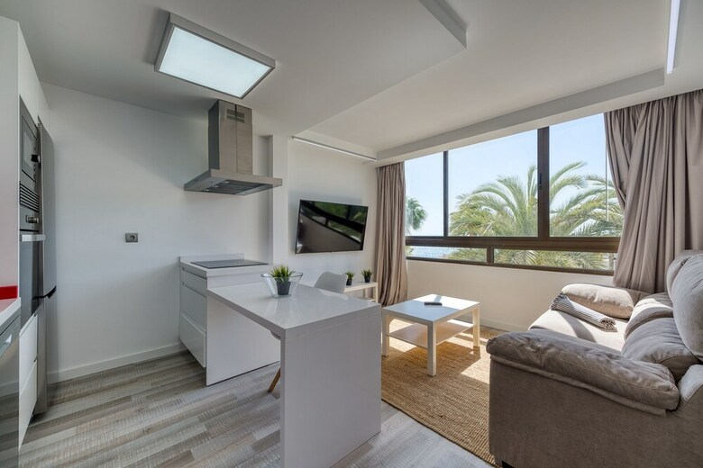 Apartamentos Aguila Beach