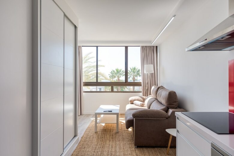 Apartamentos Aguila Beach