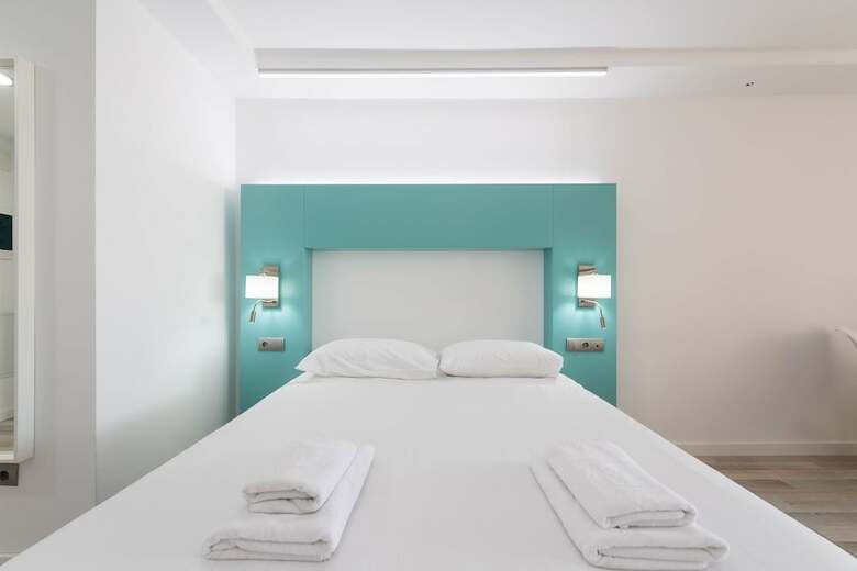 Apartamentos Aguila Beach