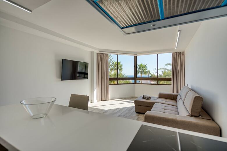 Apartamentos Aguila Beach