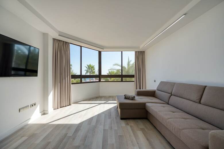Apartamentos Aguila Beach