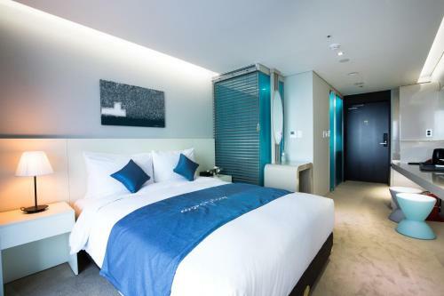Co-op City Hotel Harborview