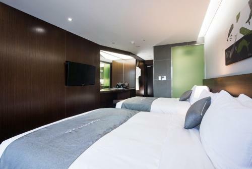 Co-op City Hotel Harborview