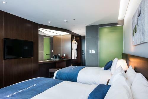 Co-op City Hotel Harborview