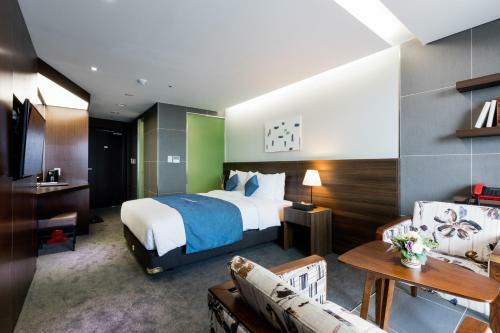 Co-op City Hotel Harborview