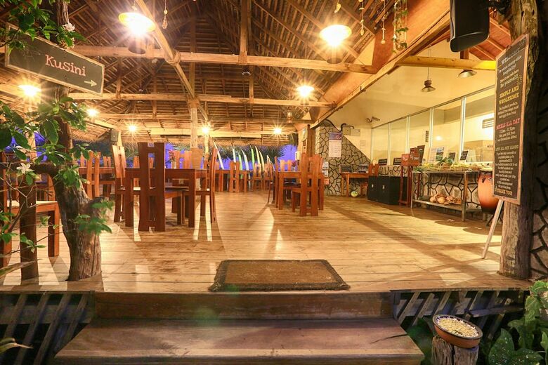 Hotel Paper Moon Kudils