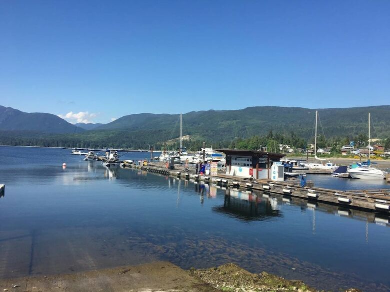 B - Sechelt Private Coastal Home