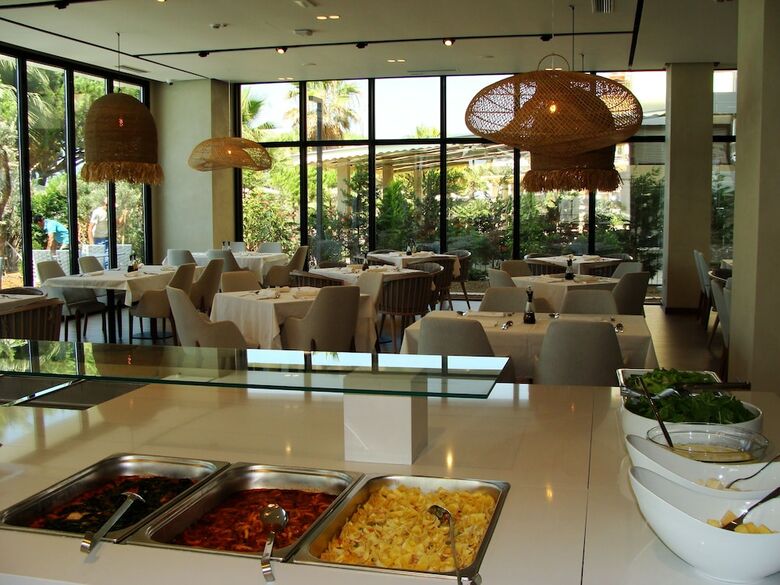 Supreme Hotel & Spa