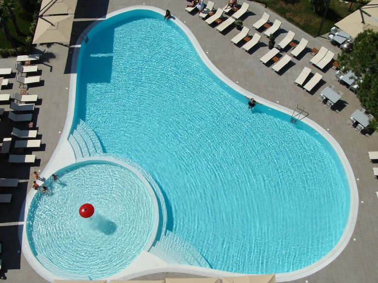 Supreme Hotel & Spa