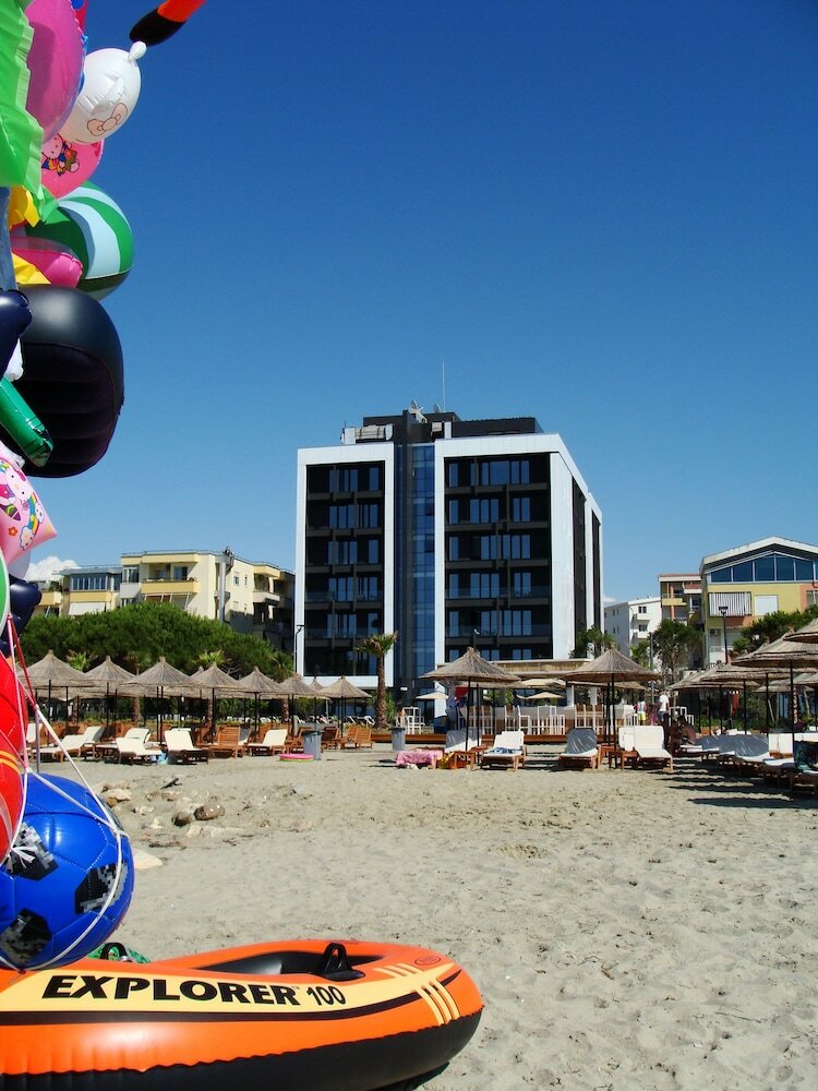 Supreme Hotel & Spa