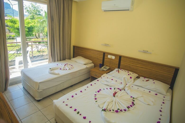 Dinara Garden Hotel