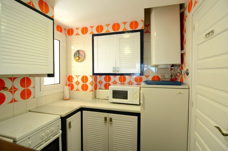 Apartment Front Mar