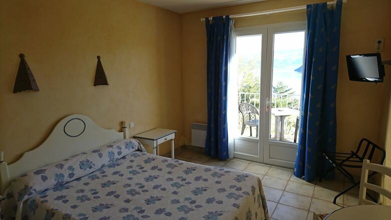 Hotel H�tel Restaurant Les Cavalets