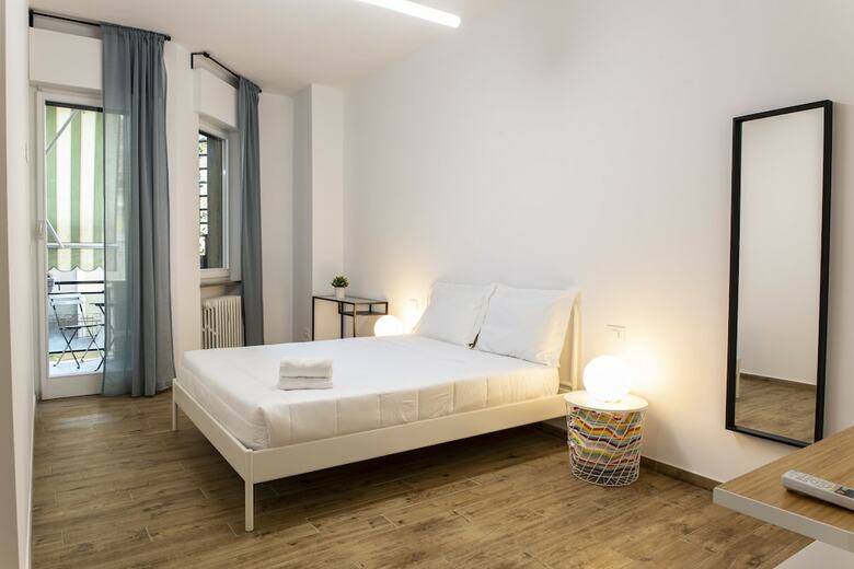 Hotel Dora's Room