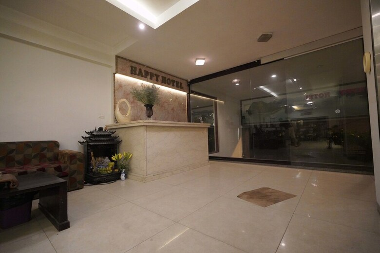 Happy Hotel