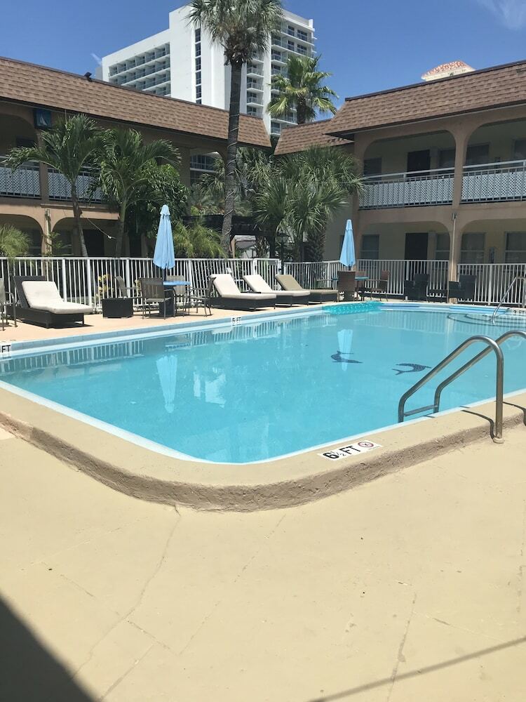 Echo Sails Motel
