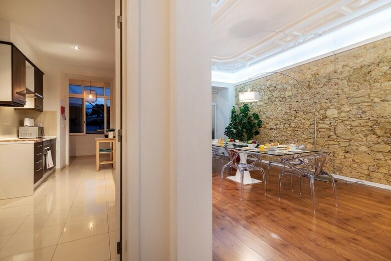 Wide And Modern Apartment In Lisbon