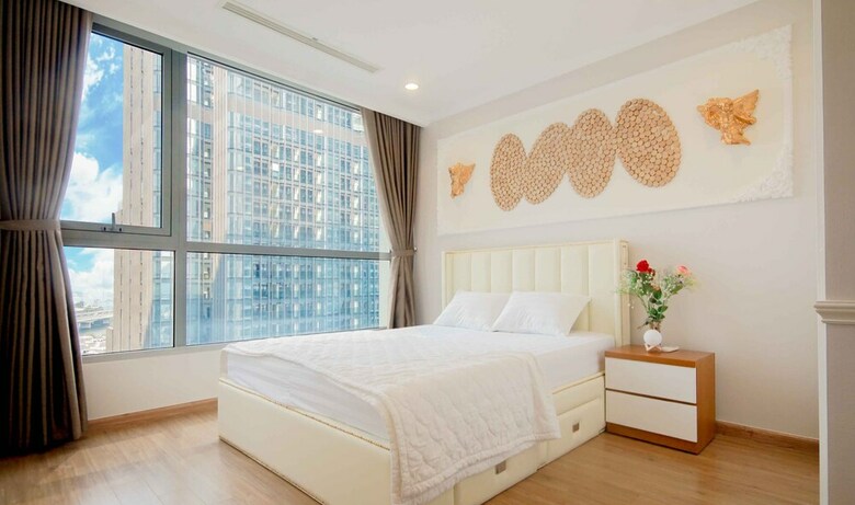 Vinhomes Golden River Luxury Apartment