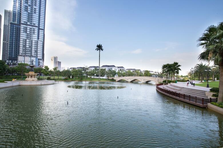 Vinhomes Golden River Luxury Apartment