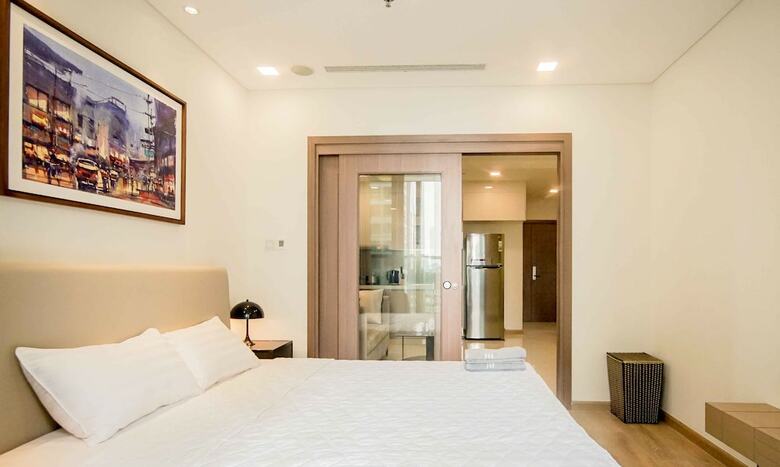 Vinhomes Golden River Luxury Apartment